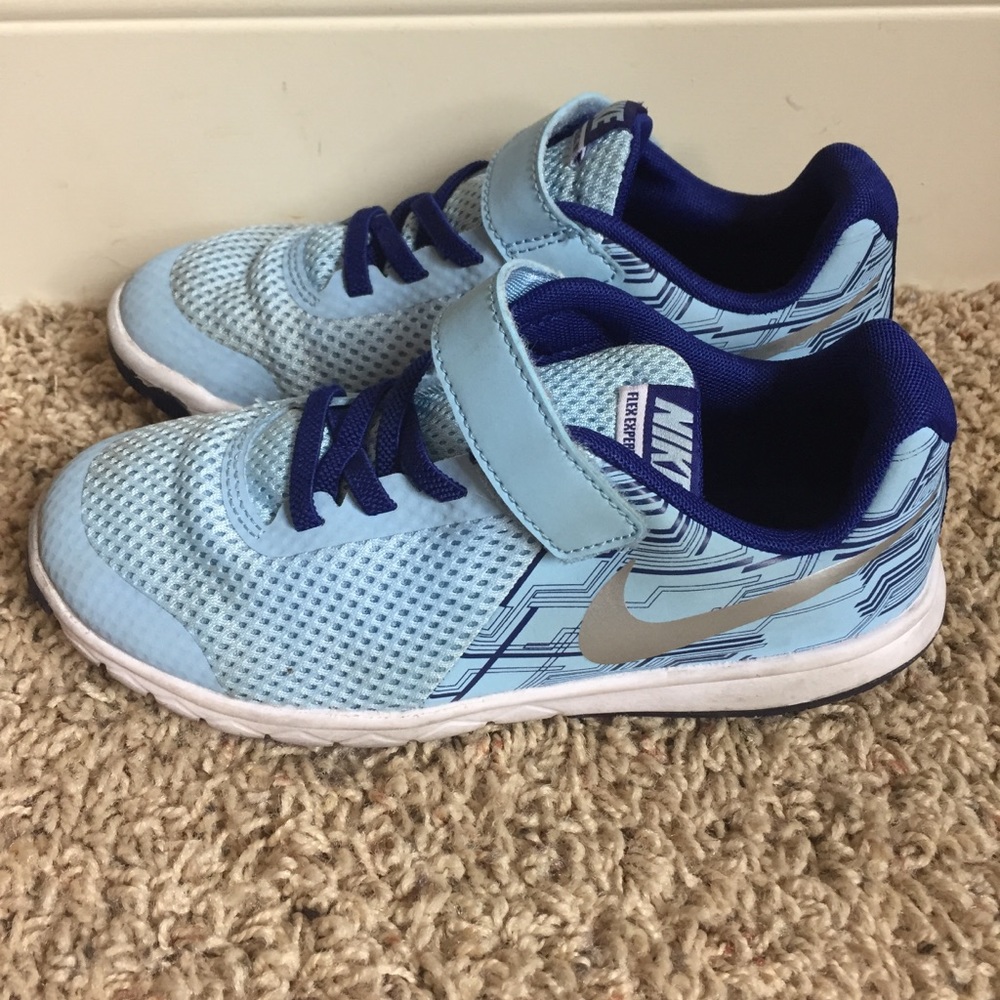 Boys Nike Flex Experience shoes